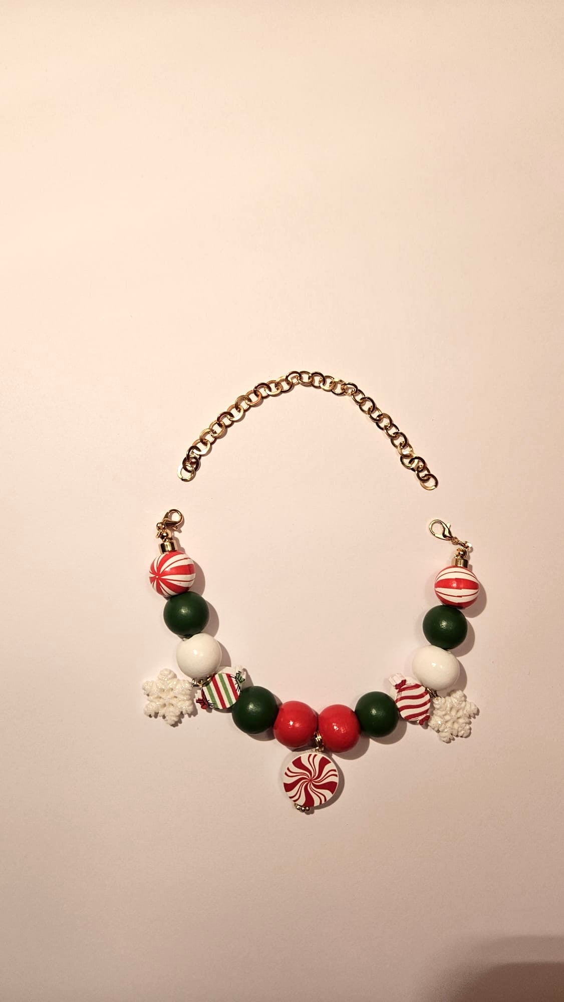 Sweather necklace "Christmas Swirls"