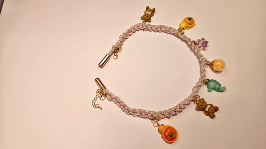 Sweather necklace "Pawfriends at the zoo"